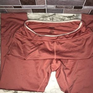 (SOLD ON A DIFFERENT SITE) Reebok Size L Leggings